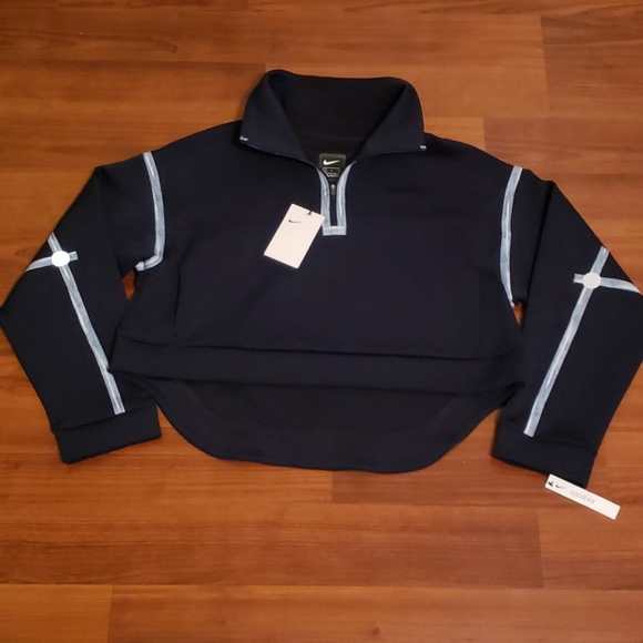 Nike Tops - NWT Nike City Ready Cropped Pullover size S